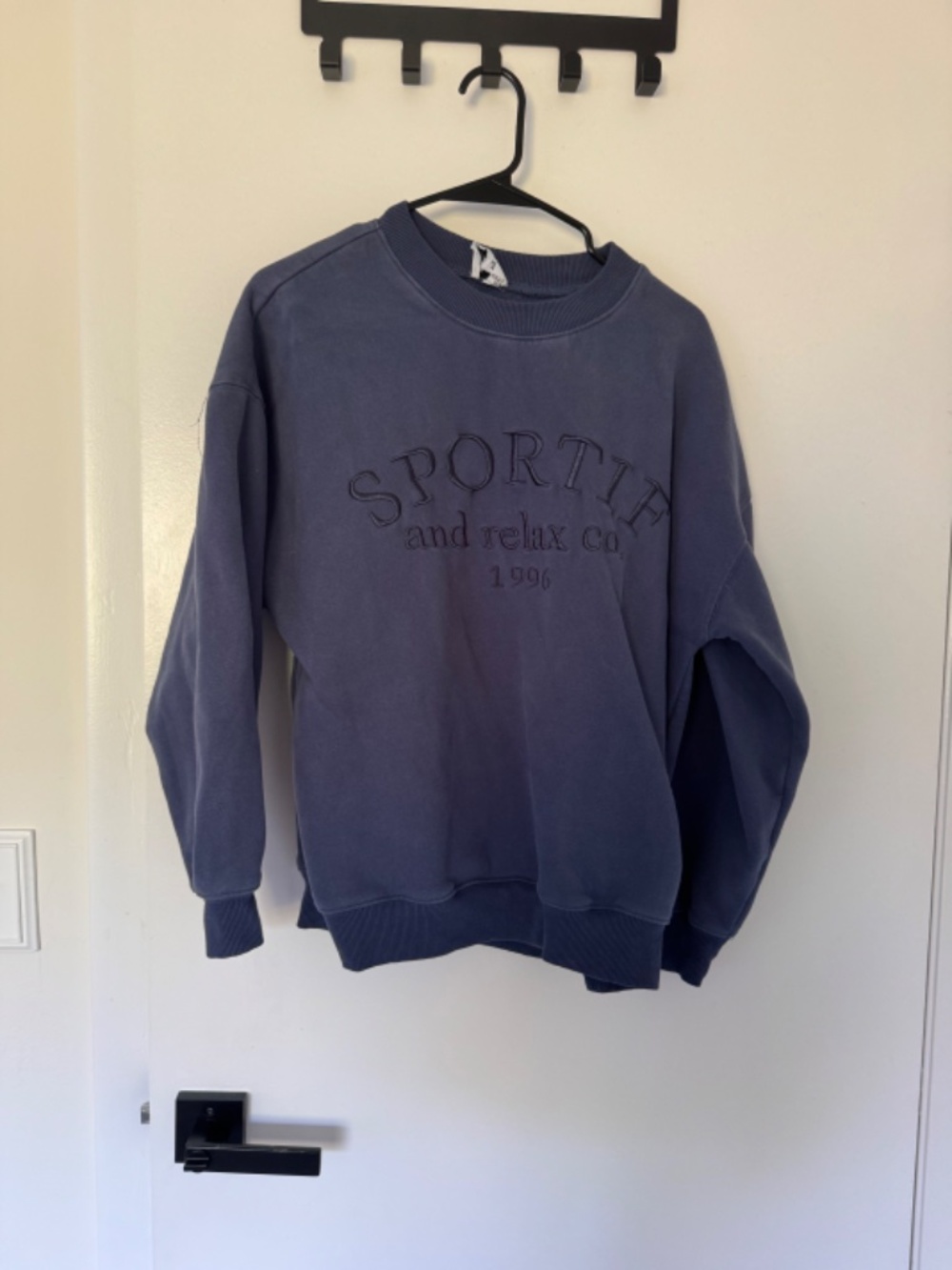 Princess Polly Sportif & Relax Co. Crewneck - Picture 2 of 4